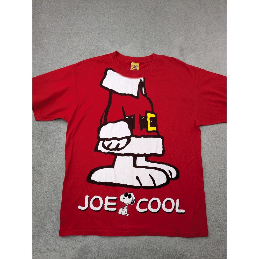 Peanuts Joe Cool Santa Snoopy Red Graphic T Shirt Men's Size L Cotton - Picture 2 of 9